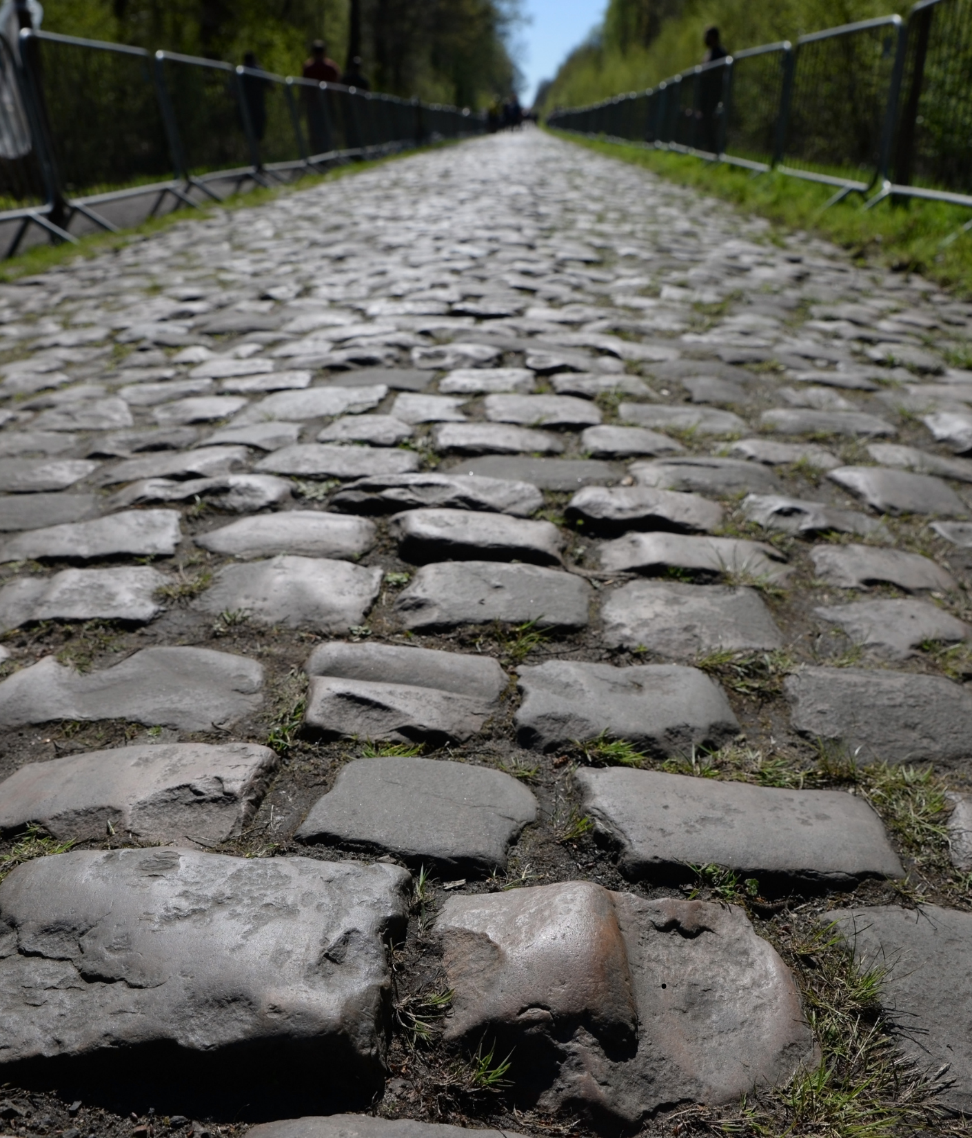 Pavés d’une rue ancienne à Roubaix évoquant le patrimoine urbain de la ville